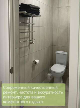 Гостиница Азбар Махачкала Четырехместный номер с ванной комнатой-8